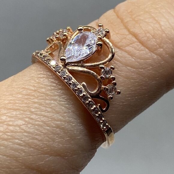 💛 Rose Gold Plated Princess Crown CZ Ring - Picture 2 of 4